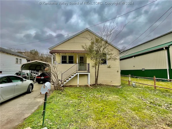 320 Bluefield St, Wayne, WV 25570