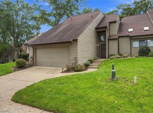 68 Starboard Cir, Akron, OH 44319