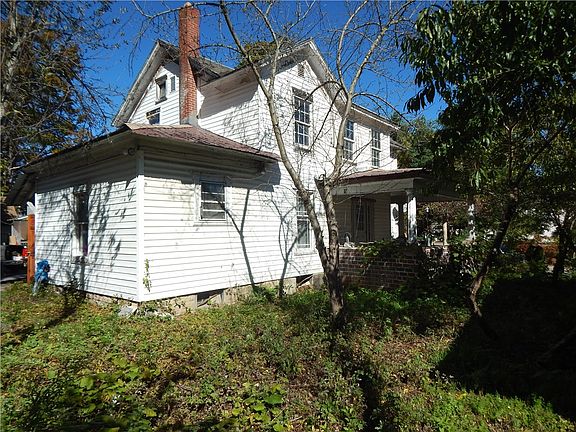 2nd image of 3 Pine St