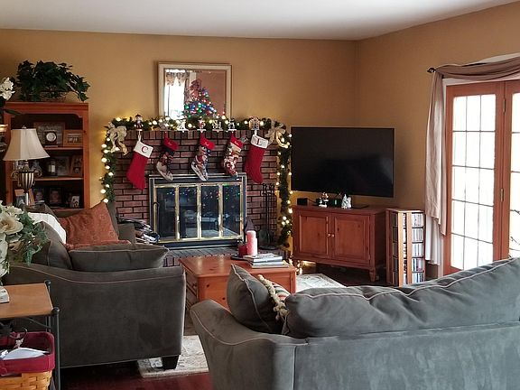 3rd image of 15 Snyder Dr
