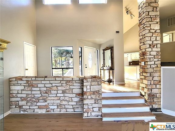 2nd image of 2401 Rolling Oaks