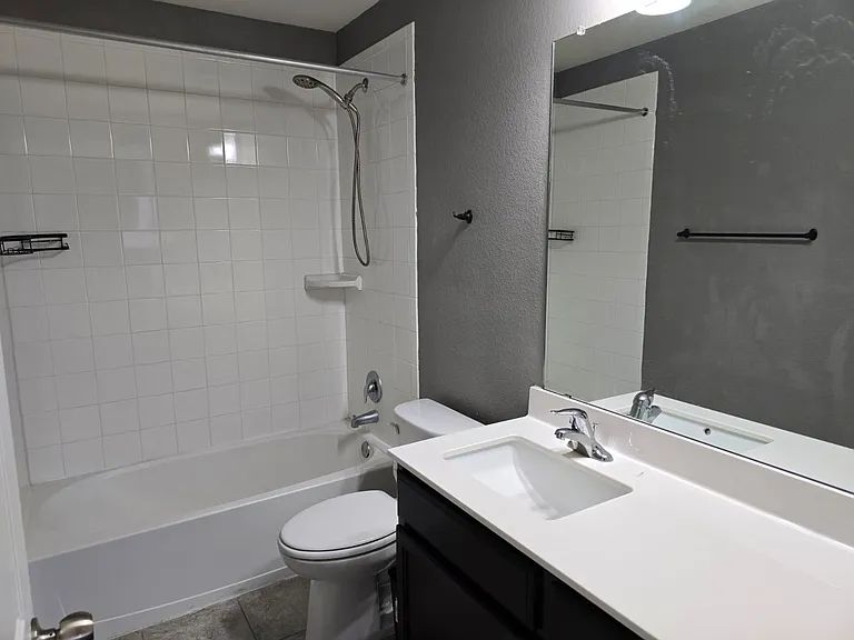 5561 Othello Dr — Photo 33