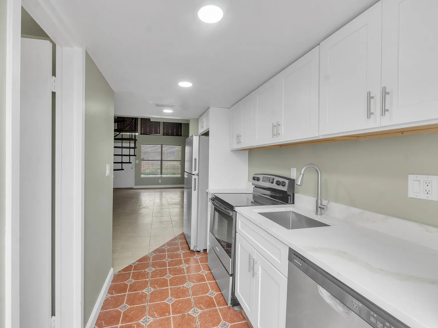 1 bed, 1.5 bath, 750 sqft, $1,500 — Photo 4