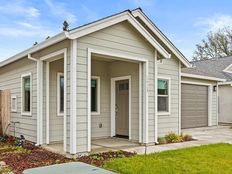 2923 Carlene Pl — Photo 2