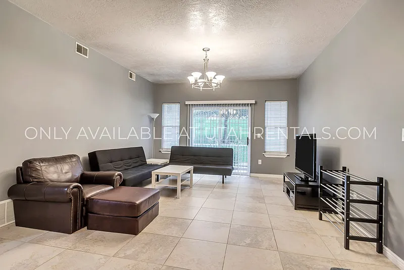 1 bed, 1.0 bath, $550 — Photo 2