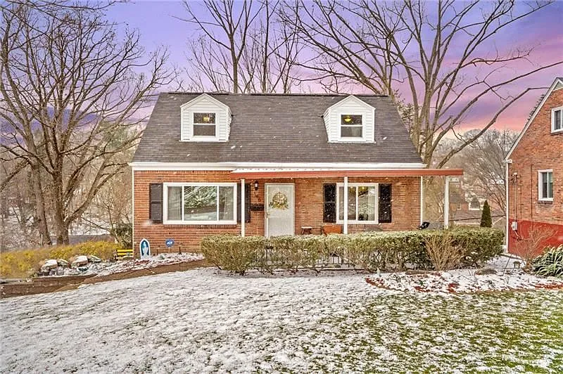 190 Lynn Dr photo 1