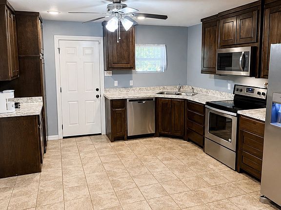 4th image of 104 Lynn Dr