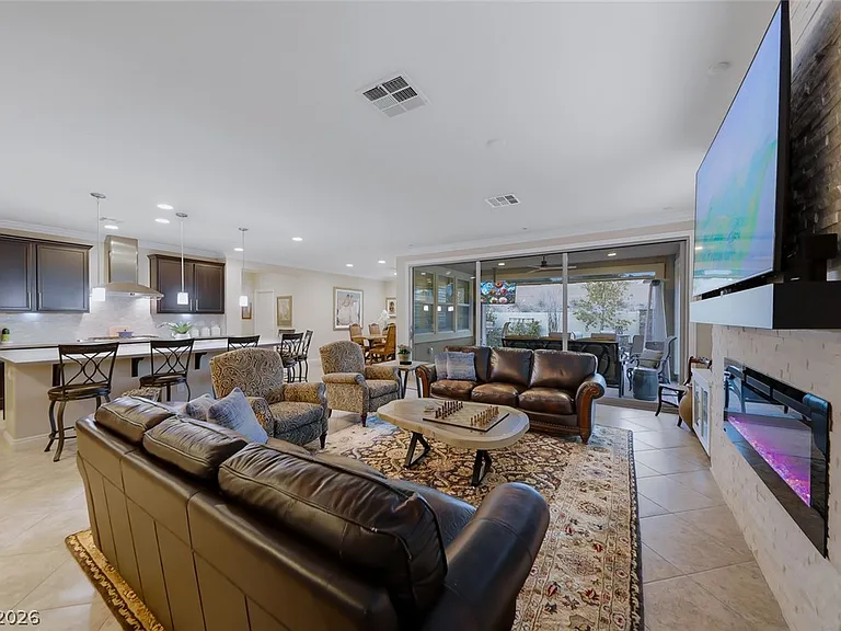 2534 Birch Hollow St — Photo 8