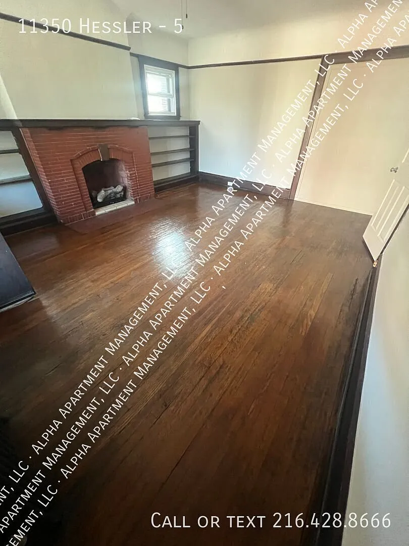 3 bedroom apartment on historic Hessler Rd near University Circle — Photo 3