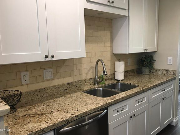 2nd image of 225 N Standage Unit 6