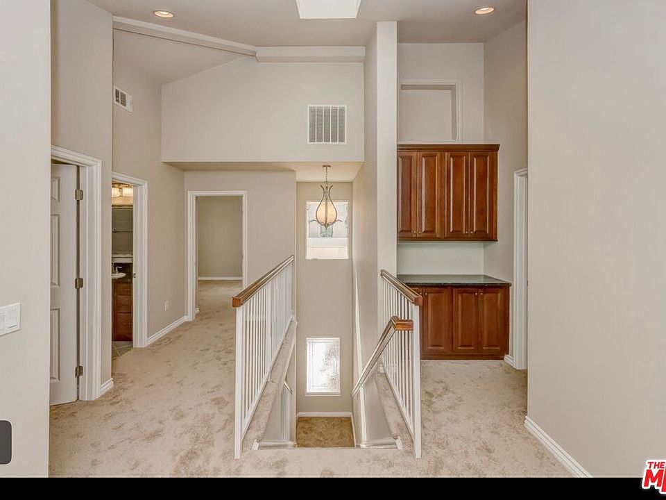1st image of 415 W Regent St Unit 1