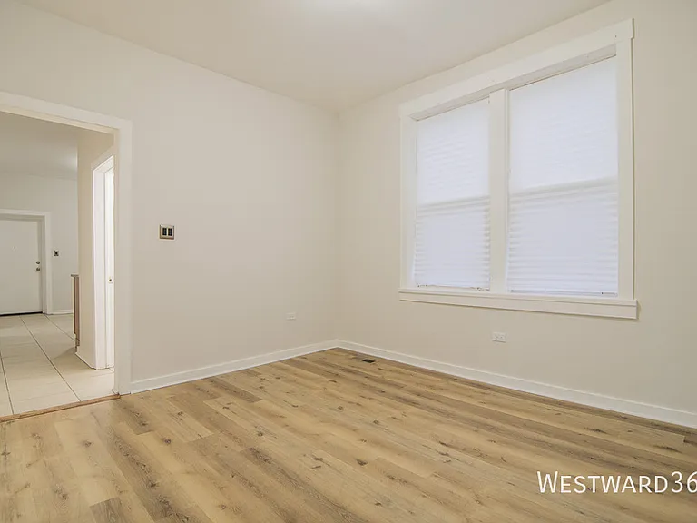 1141 S Francisco Ave #R1 — Photo 4