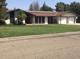 8307 E Sanders Ct, Fresno, CA 93737