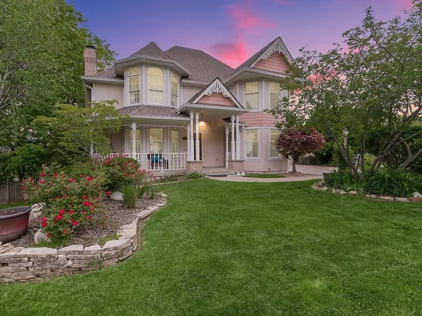 2820 S Victoria Ln, Blue Springs, MO 64015