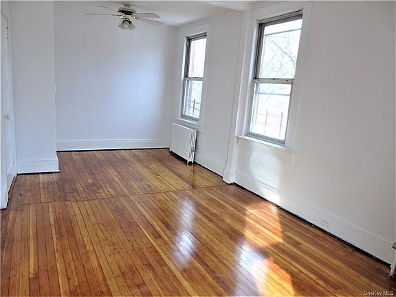 5th image of 31 Manning Ave Floor 2