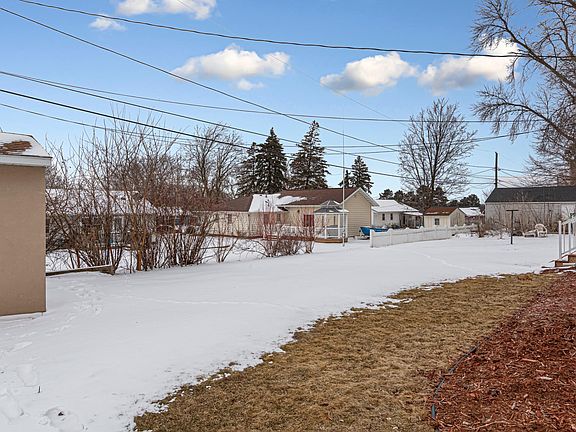 5th image of 832 Home Pl