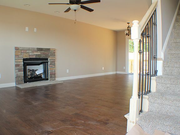 3rd image of 3445 Bradfield Dr