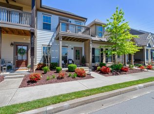 2813 Sterlingshire Dr, Murfreesboro, TN 37128