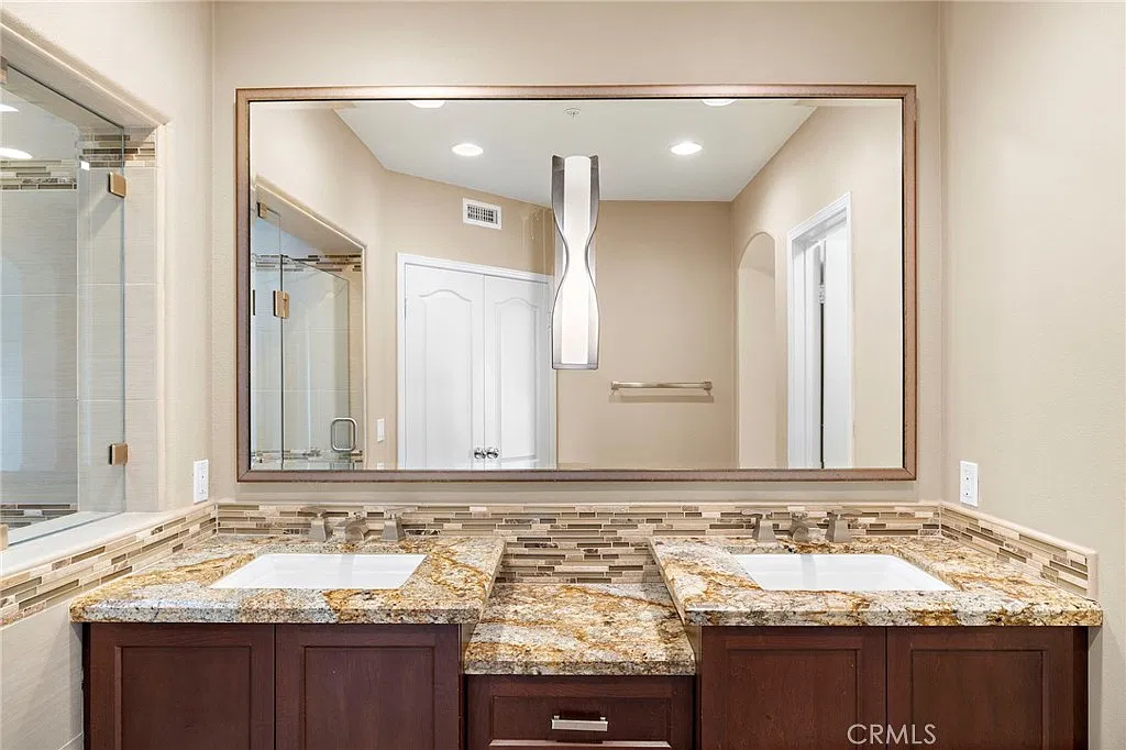 2 bed, 1450 sqft, $5,500 — Photo 4