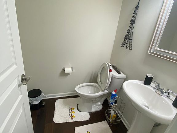 4th image of 2629 Helmsdale Cir