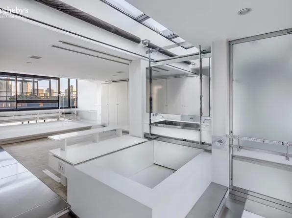 23 Beekman Place image 20 of 25