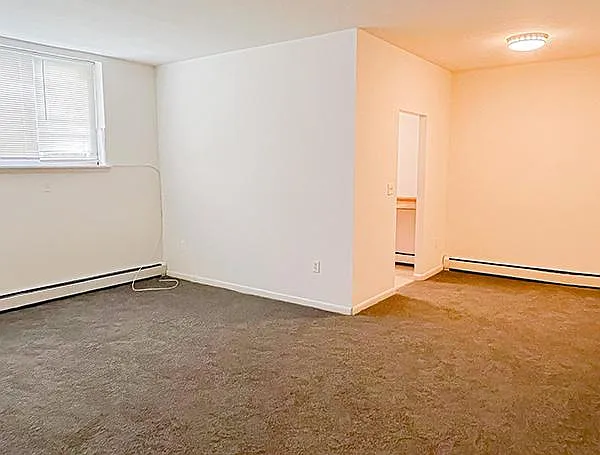 23 Oakwood Ave — Photo 4