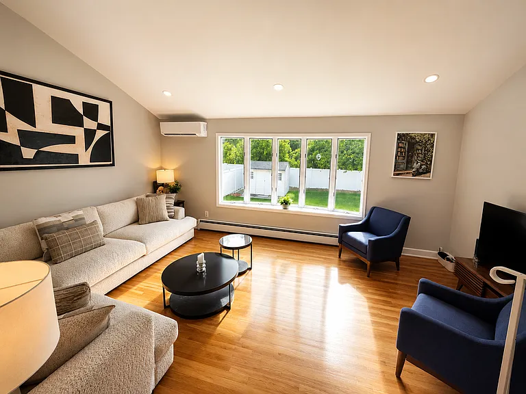 19 Hunt Pl — Photo 2