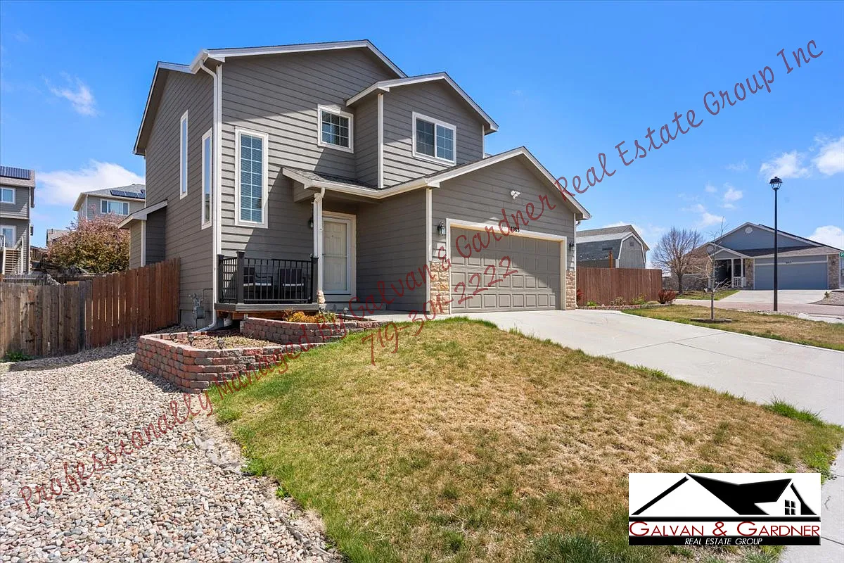 4 bed, 3.5 bath, 2238 sqft, $2,500 — Photo 1