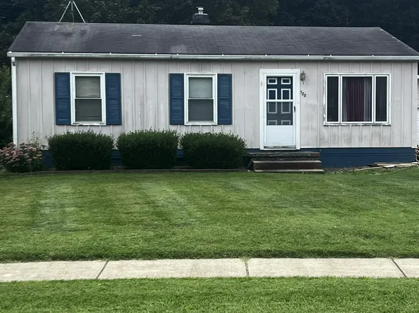 388 Cherry St, Coloma, MI 49038
