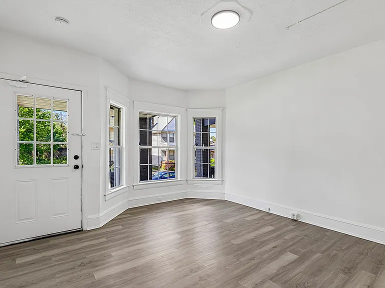 1825 Lakeview Rd #D — Photo 3