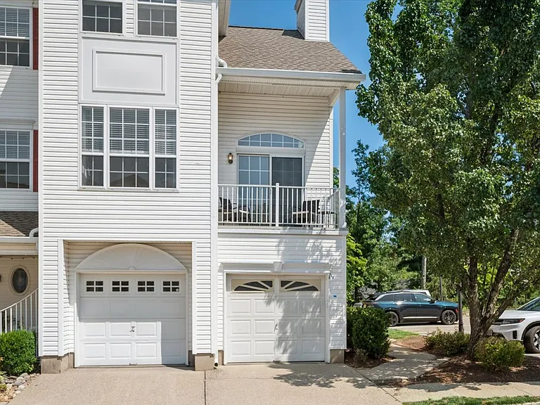 82 Hancock Dr — Photo 34