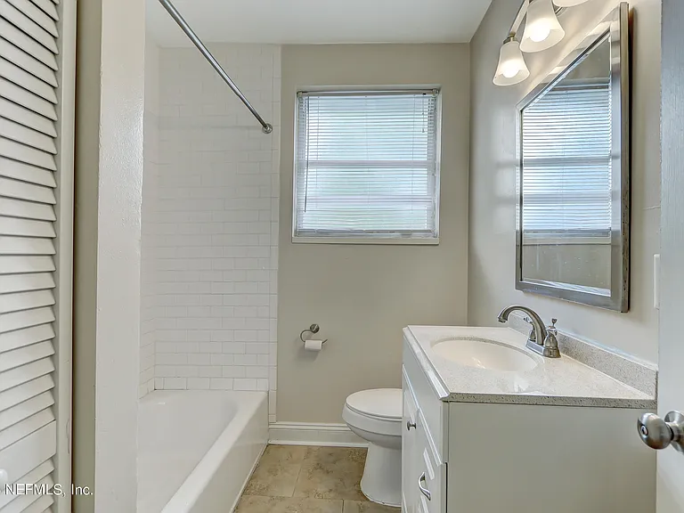 2358 Herschel St #1 — Photo 17