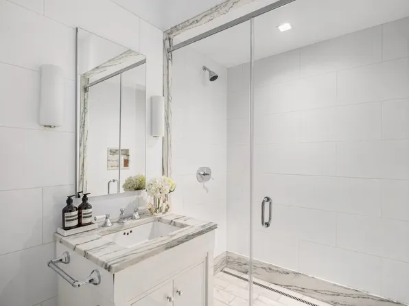 10 Madison Square image 16 of 20