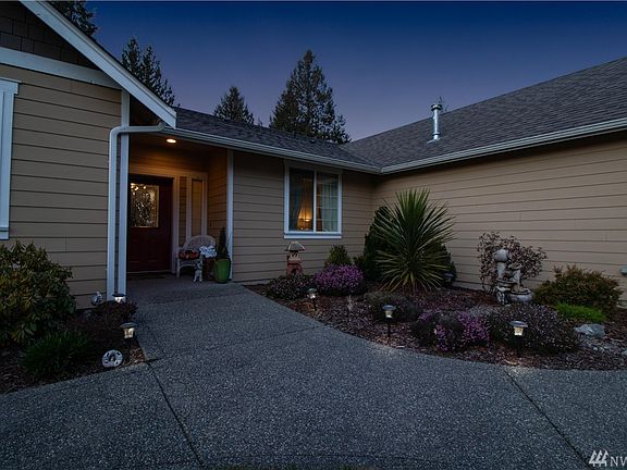 5th image of 4048 61st Ct SW