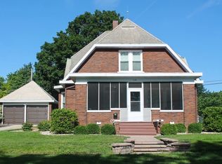 518 N Main St, Eureka, IL