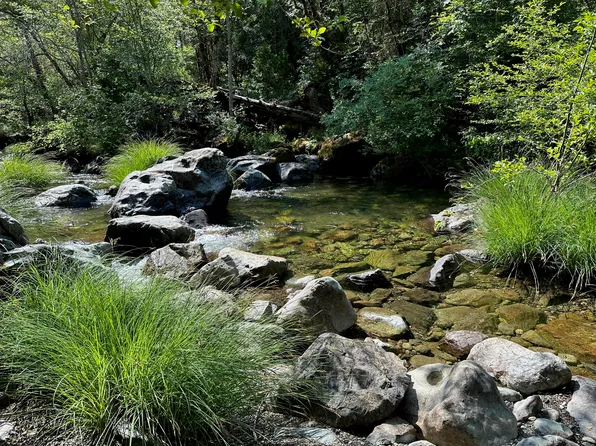 4449 Placer Rd, Sunnyvalley, OR 97497