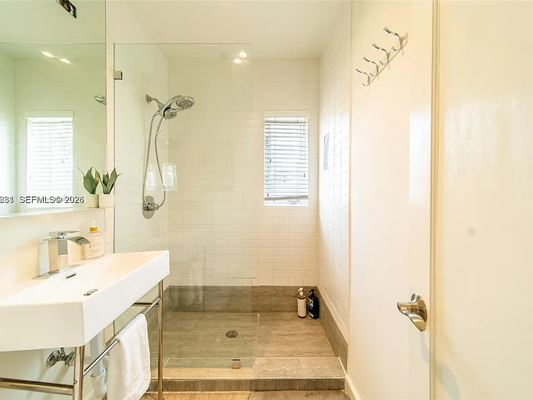 1616 Euclid Ave #2 — Photo 9
