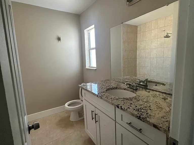 7112 S Shore Dr S — Photo 30