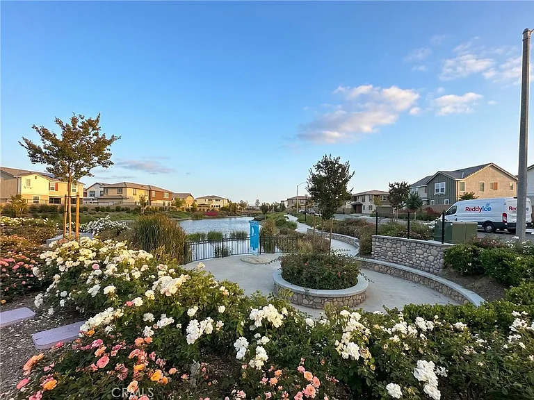 30318 Waterline Dr — Photo 13