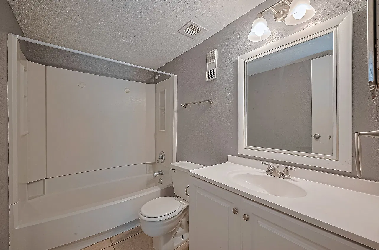 12905 Woodforest Blvd — Photo 3