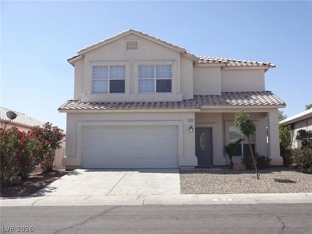 4 bed, 2.5 bath, 2321 sqft, $2,200 — Photo 4