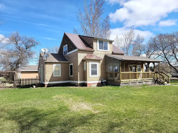 108 N James St, Columbia City, SD 57433
