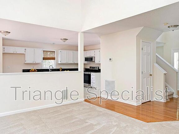 4th image of 100 Connelly Springs Pl