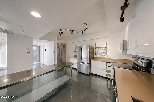 353 E Thomas Rd #C501 Photo 1