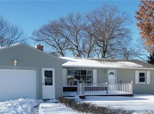 46 Ramblewood Dr, Warwick, RI 02889