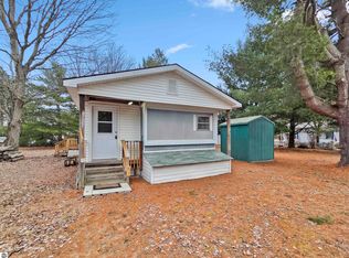 10733 Freeman Rd, Mesick, MI 49668