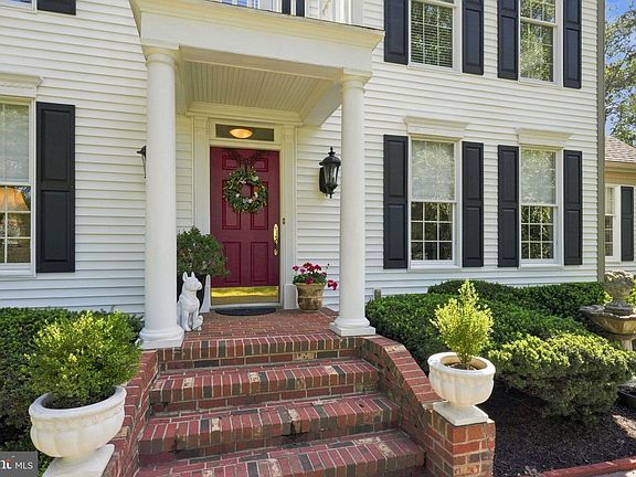2nd image of 52 Washington Way