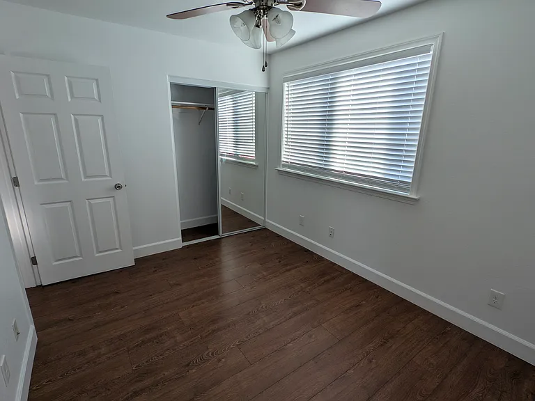 1221 Fordham Ave — Photo 16