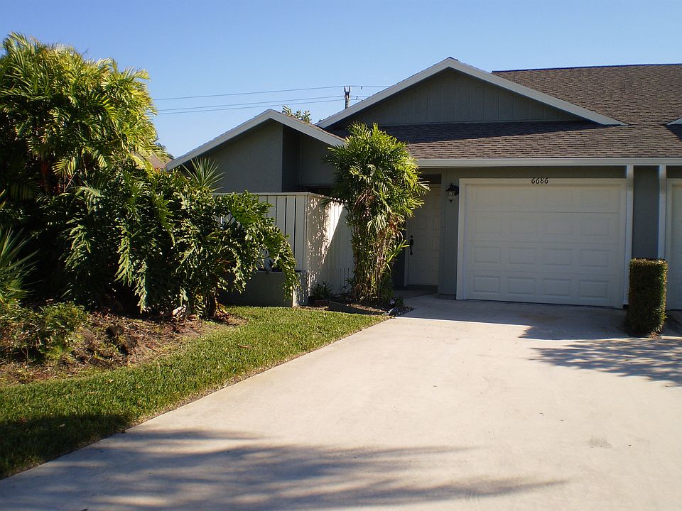 1st image of 6686 SE Yorktown Dr