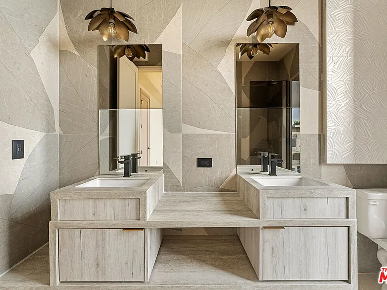 1021 N Ogden Dr #Penthouse 6 — Photo 18